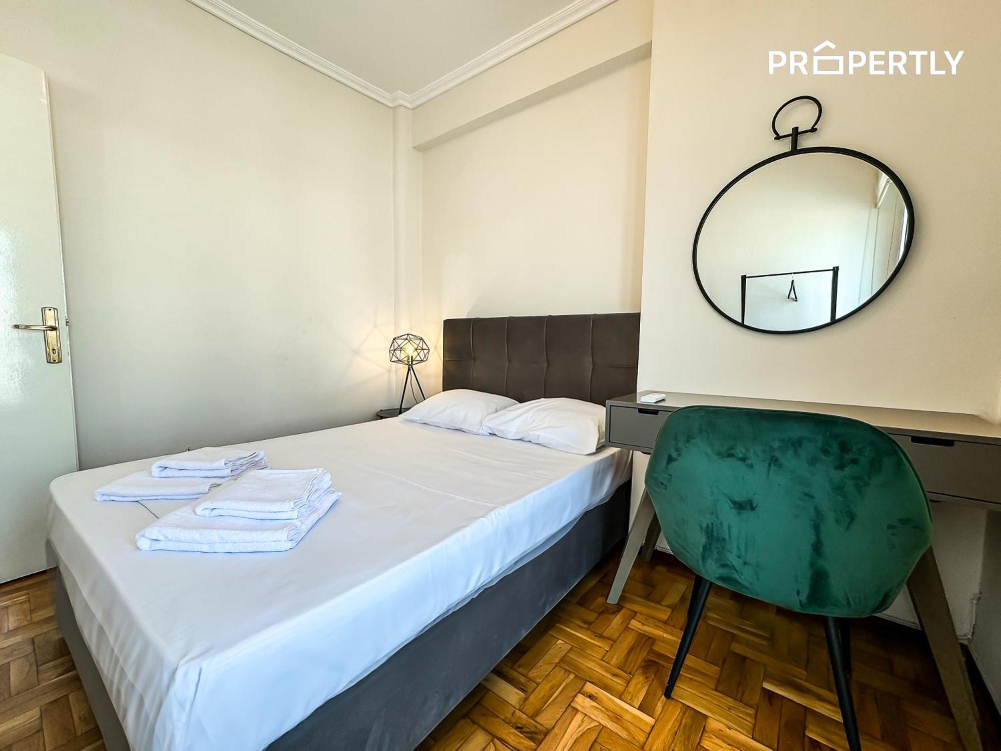 Thea Deluxe Loft Apartment เทสซาโลนิกิ ภายนอก รูปภาพ